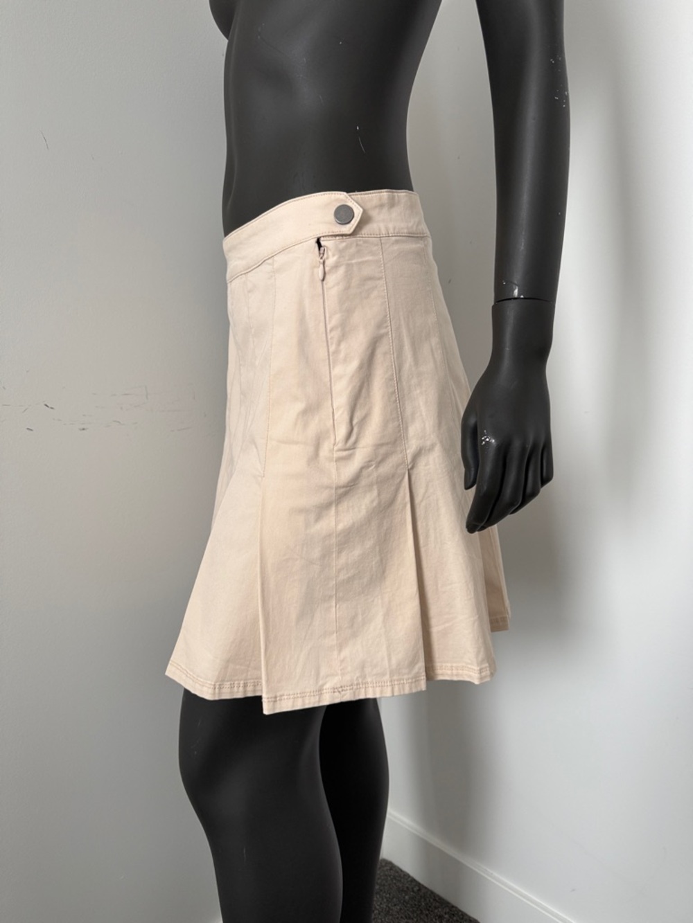 258. Pilcro Anthropologie Beige Pleated Mini Skirt Preppy Tennis Style Size 8